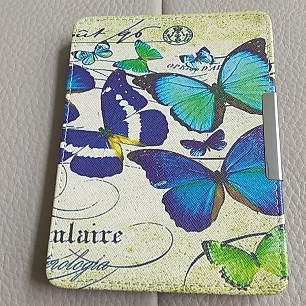Kobo Glo HD EReader Cover by  kwmobile